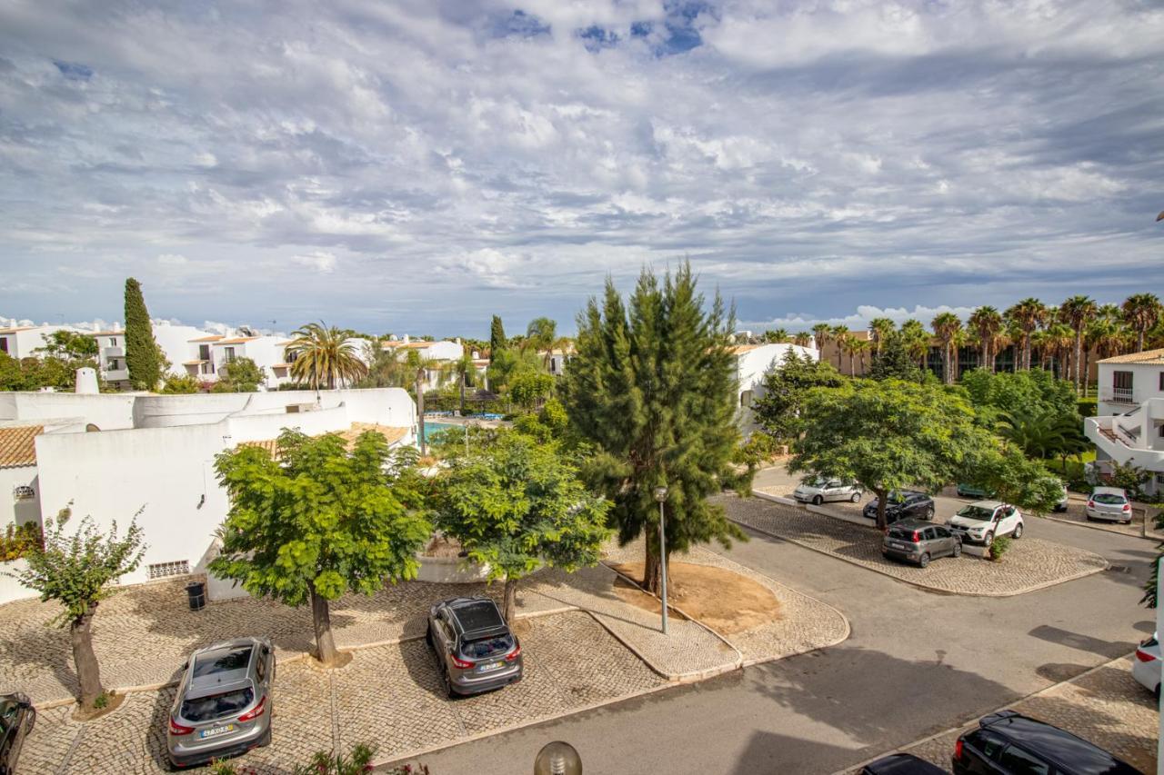 Seaside Retreat With Pool, Ac, And Fast Wi-Fi Apartment Albufeira Exterior foto