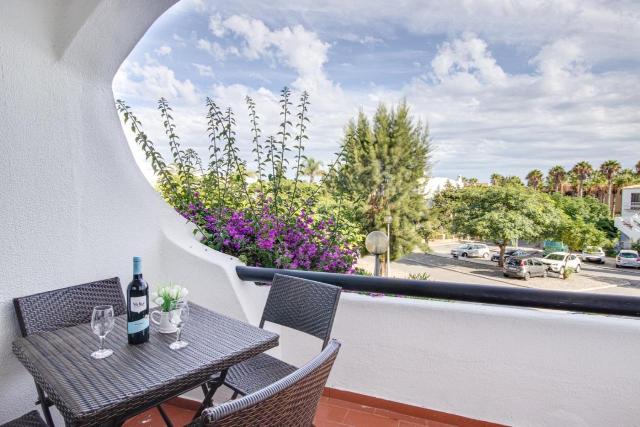Seaside Retreat With Pool, Ac, And Fast Wi-Fi Apartment Albufeira Exterior foto